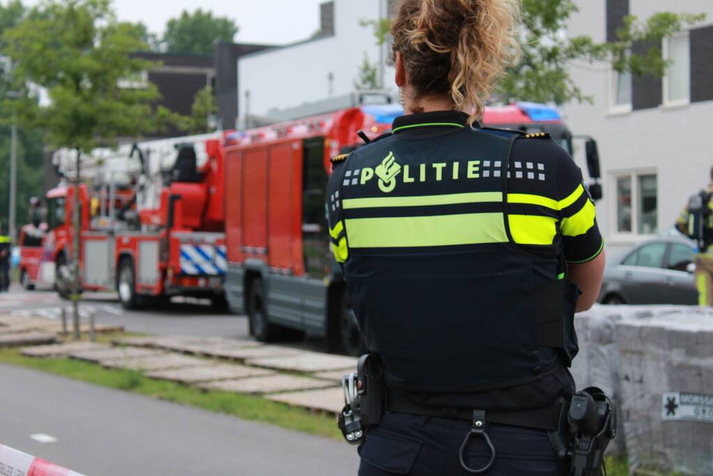 Woning beschadigd na verwoestende autobrand