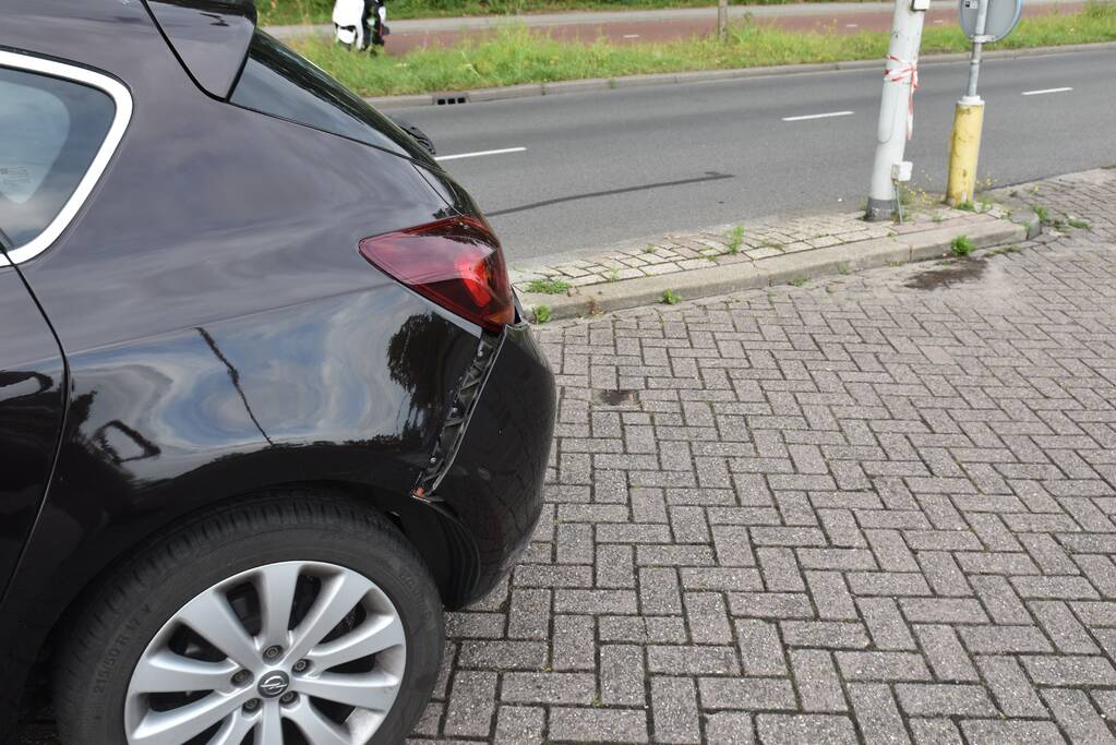 Motorrijder gewond na botsing met auto