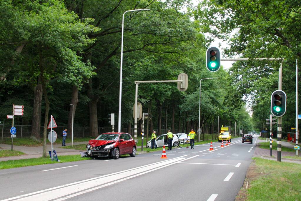 Flinke schade na kop-staart botsing