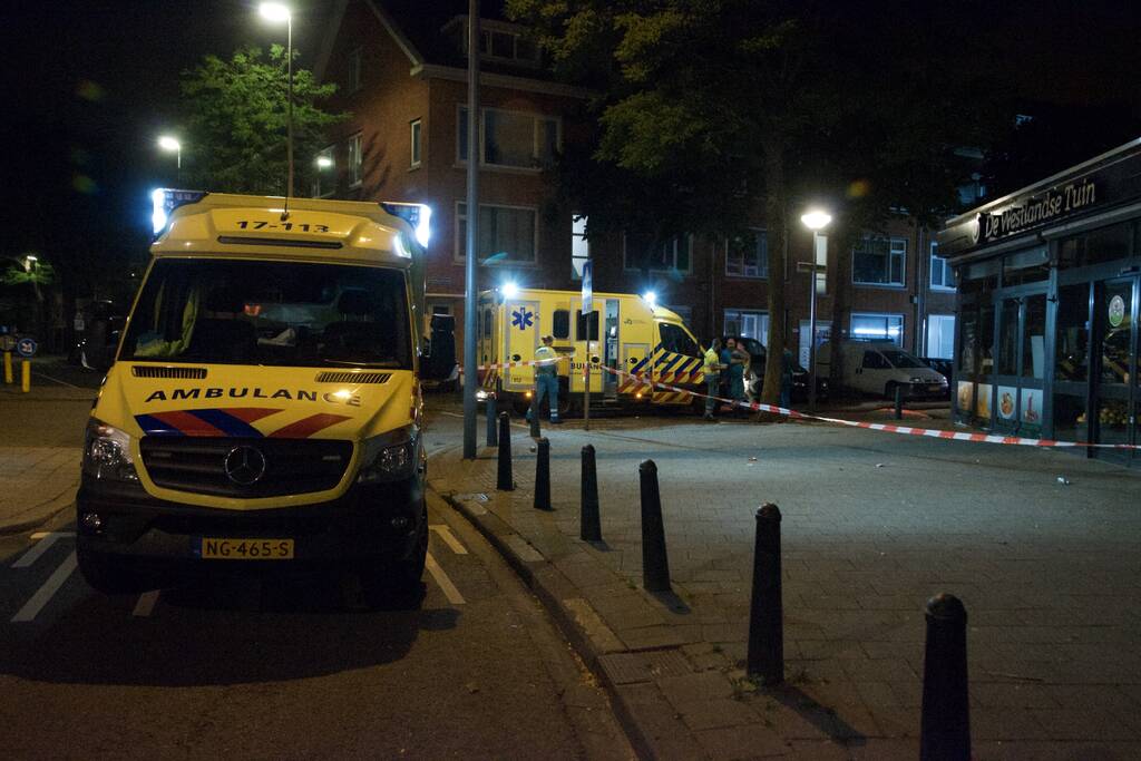 Negen personen uit brandende woning gehaald