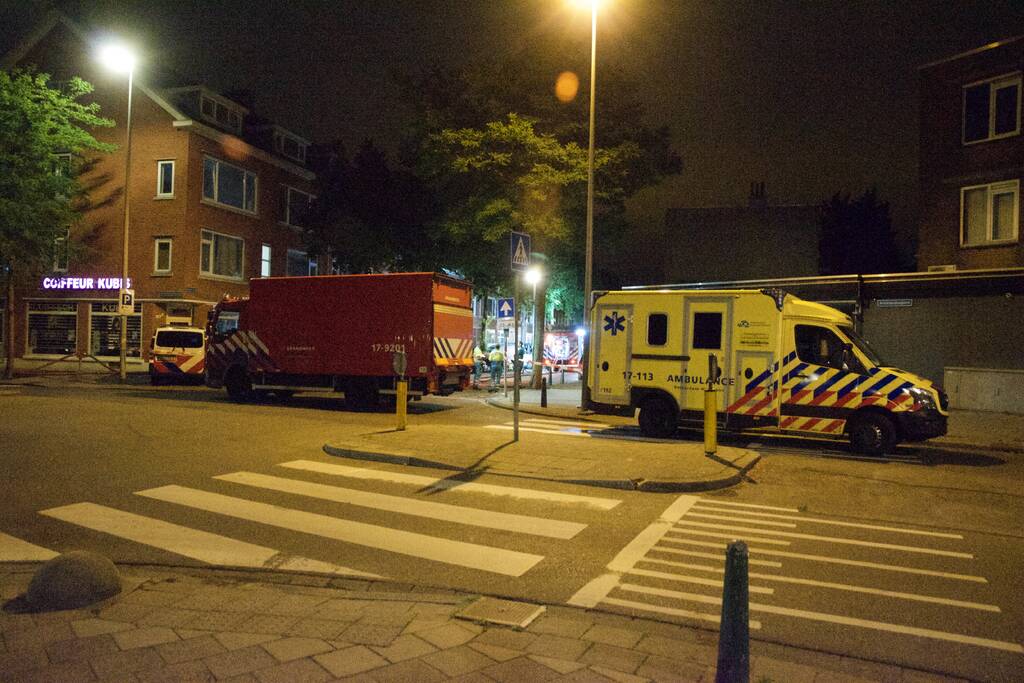 Negen personen uit brandende woning gehaald