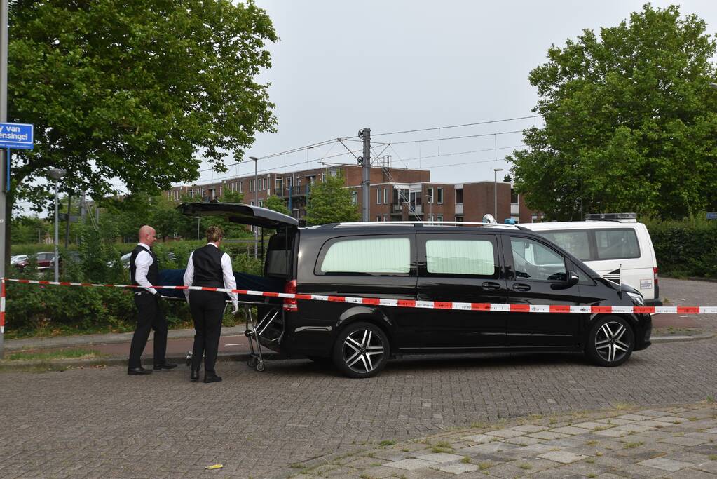 Te water geraakte persoon overleden in Prins Alexander