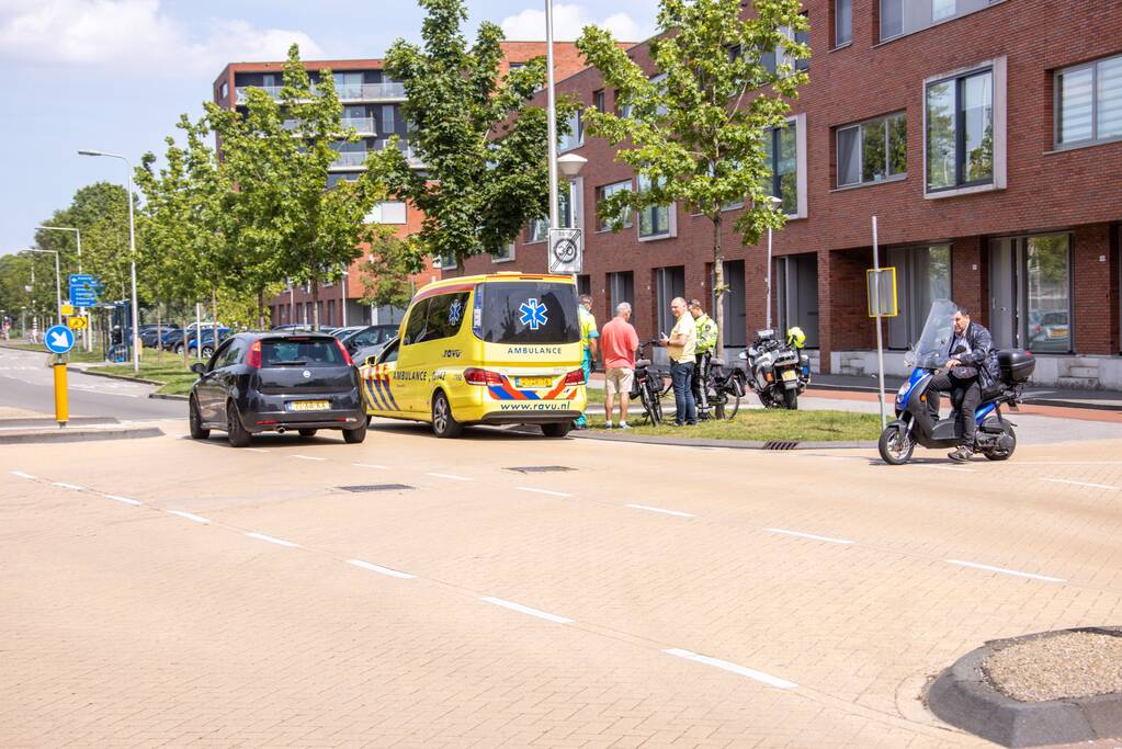 E-bikester gewond bij verkeersongeval