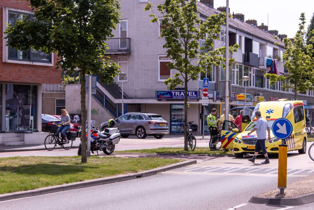 E-bikester gewond bij verkeersongeval