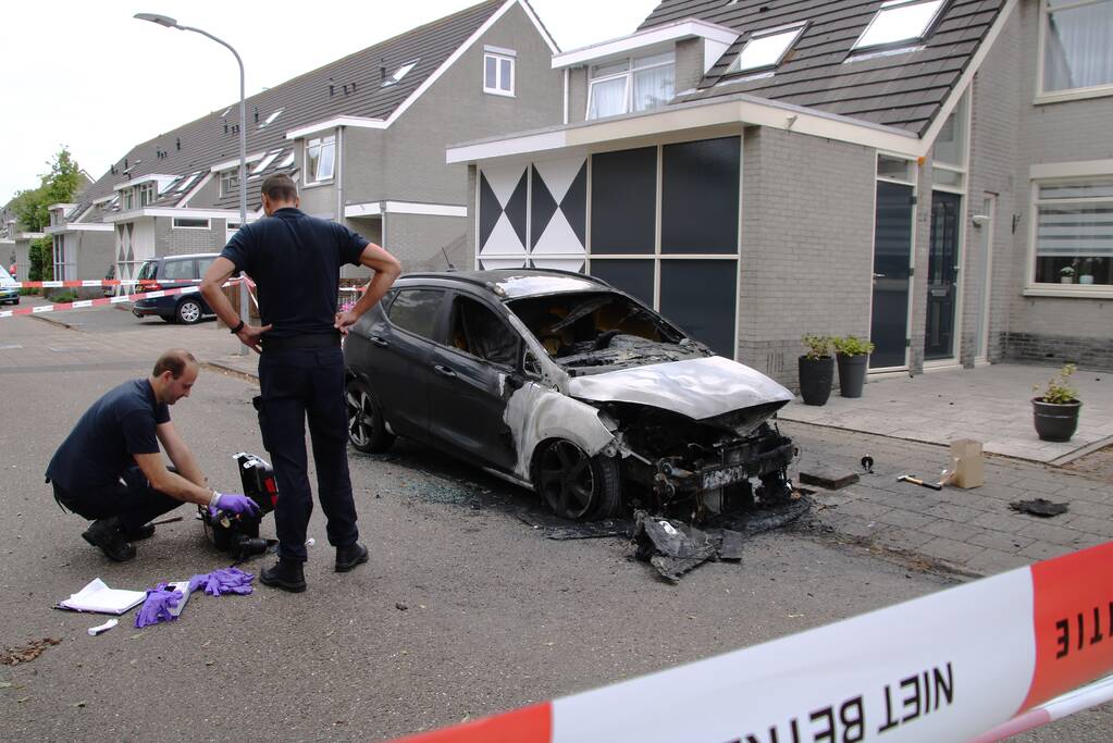 Technische recherche onderzoekt autobrand