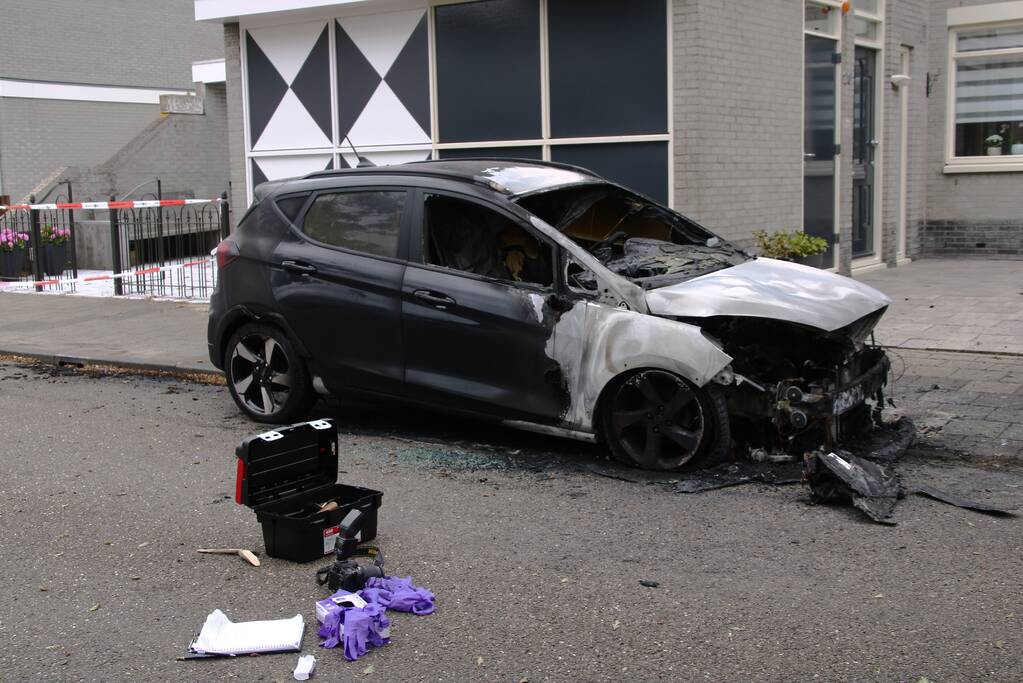 Technische recherche onderzoekt autobrand