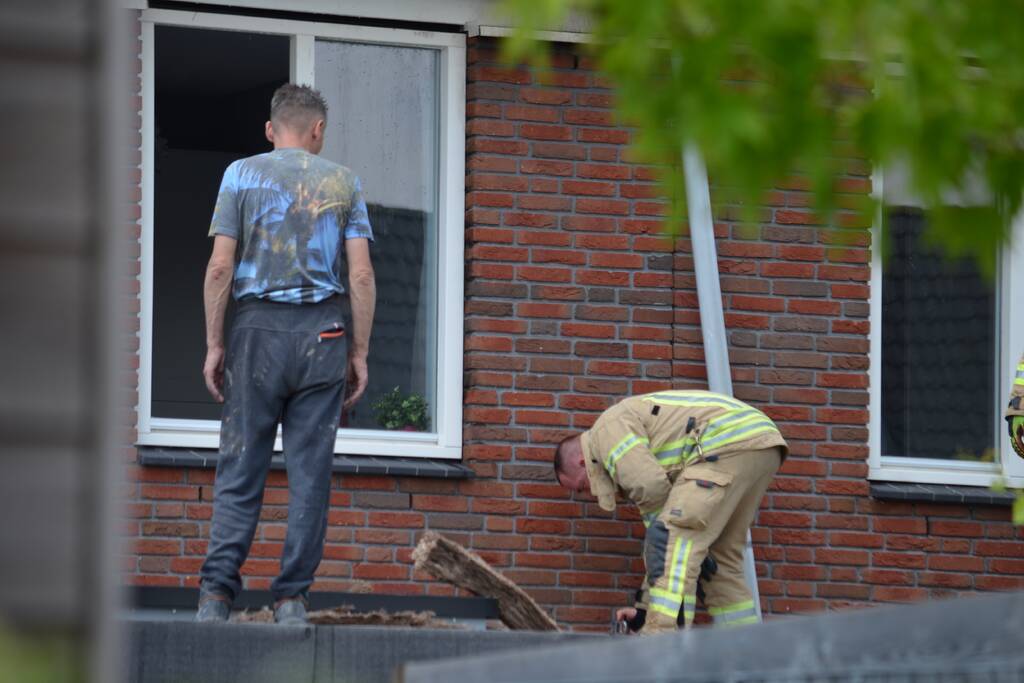 Brand in spouwmuur snel onder controle