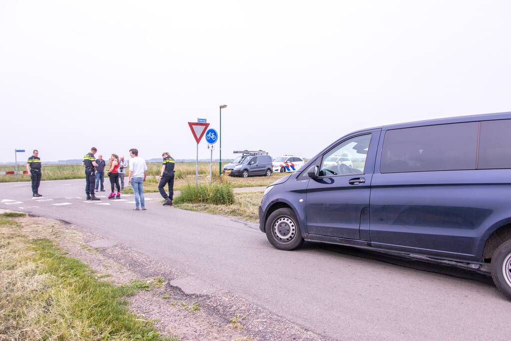 Fietser gewond na aanrijding met taxibus