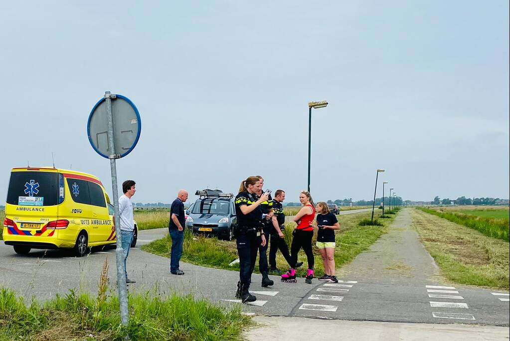 Fietser gewond na aanrijding met taxibus