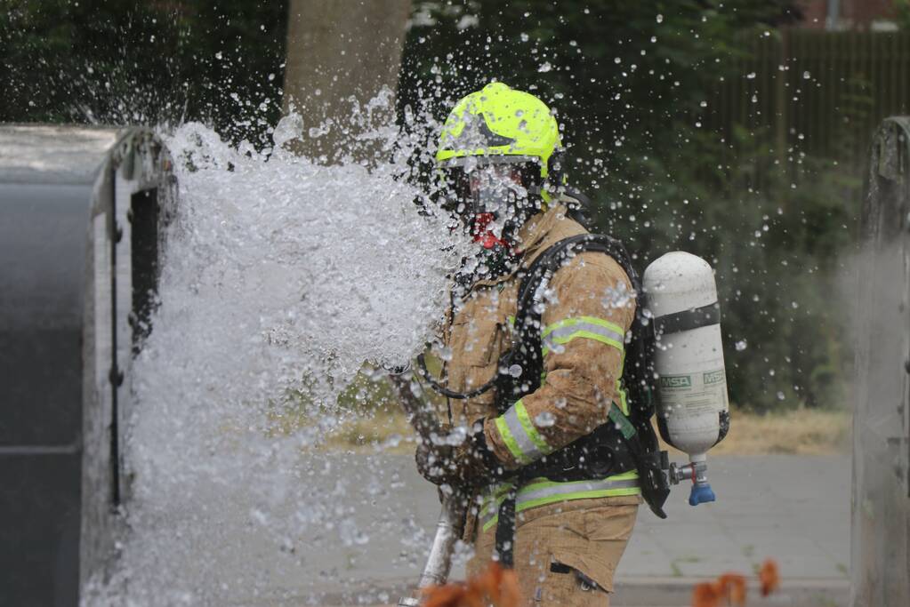 Veel rook door brand in bovengrondse container