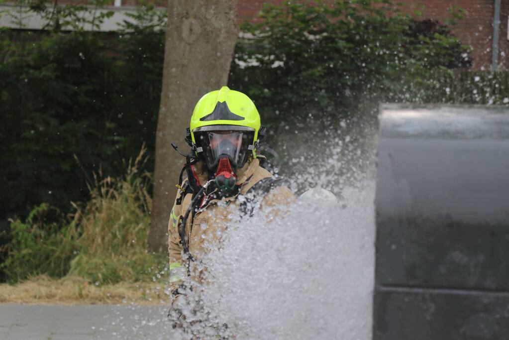 Veel rook door brand in bovengrondse container