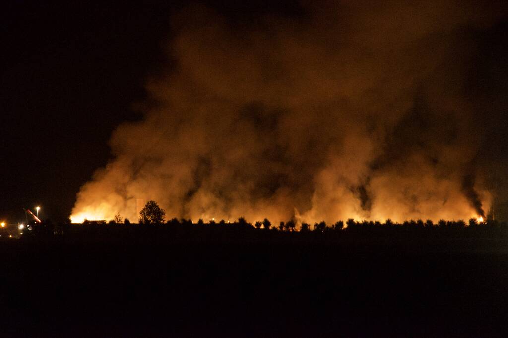 Grote brand verwoest loods