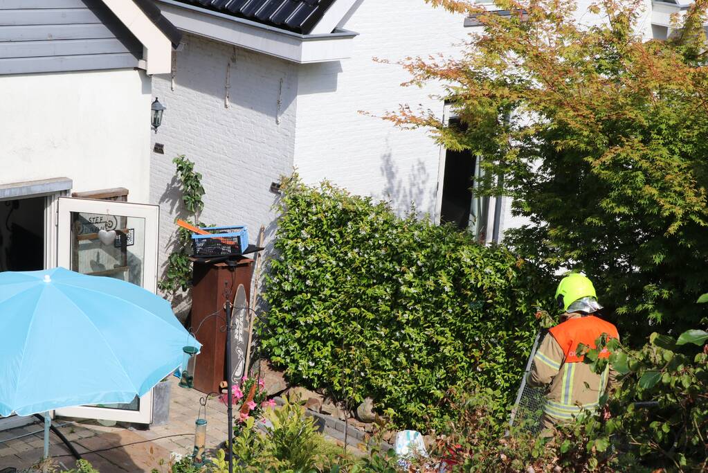 Gewonden bij brand in keuken van woning