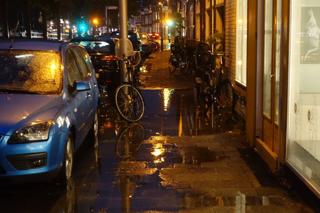 Water stroomt woning binnen