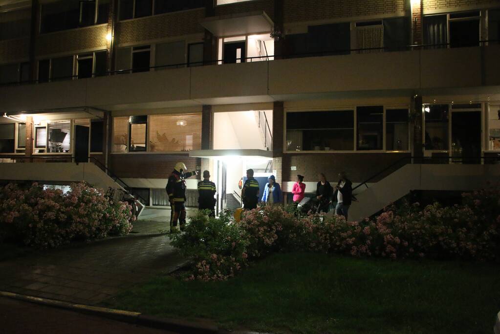 Bewoners op straat na gaslucht