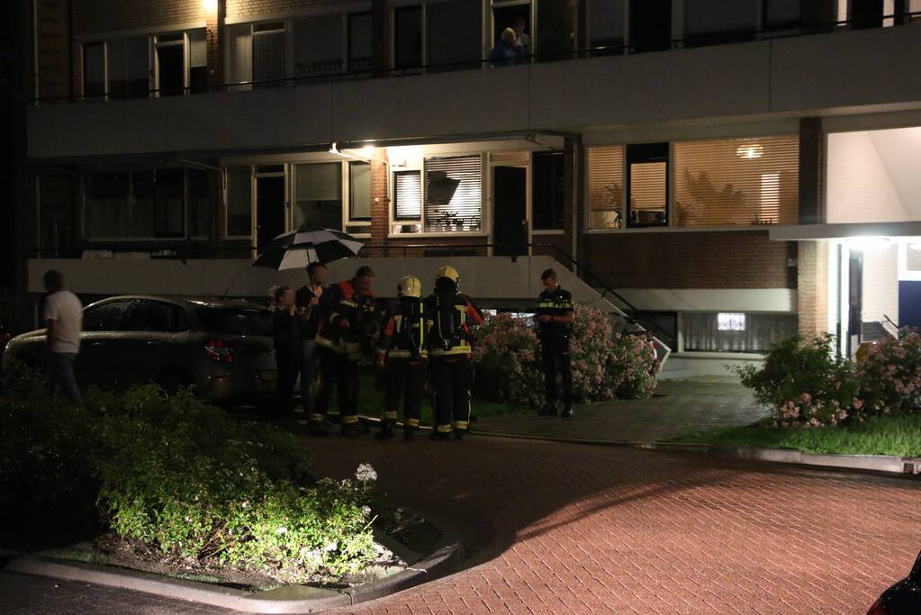 Bewoners op straat na gaslucht
