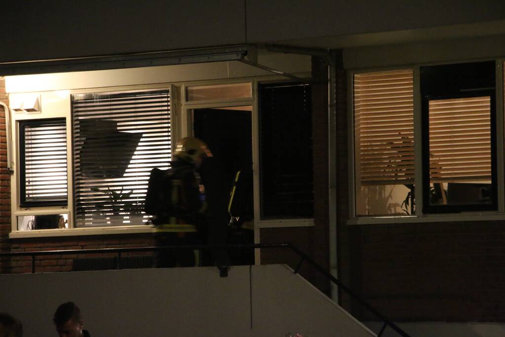 Bewoners op straat na gaslucht