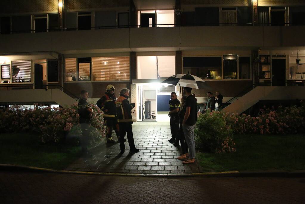 Bewoners op straat na gaslucht