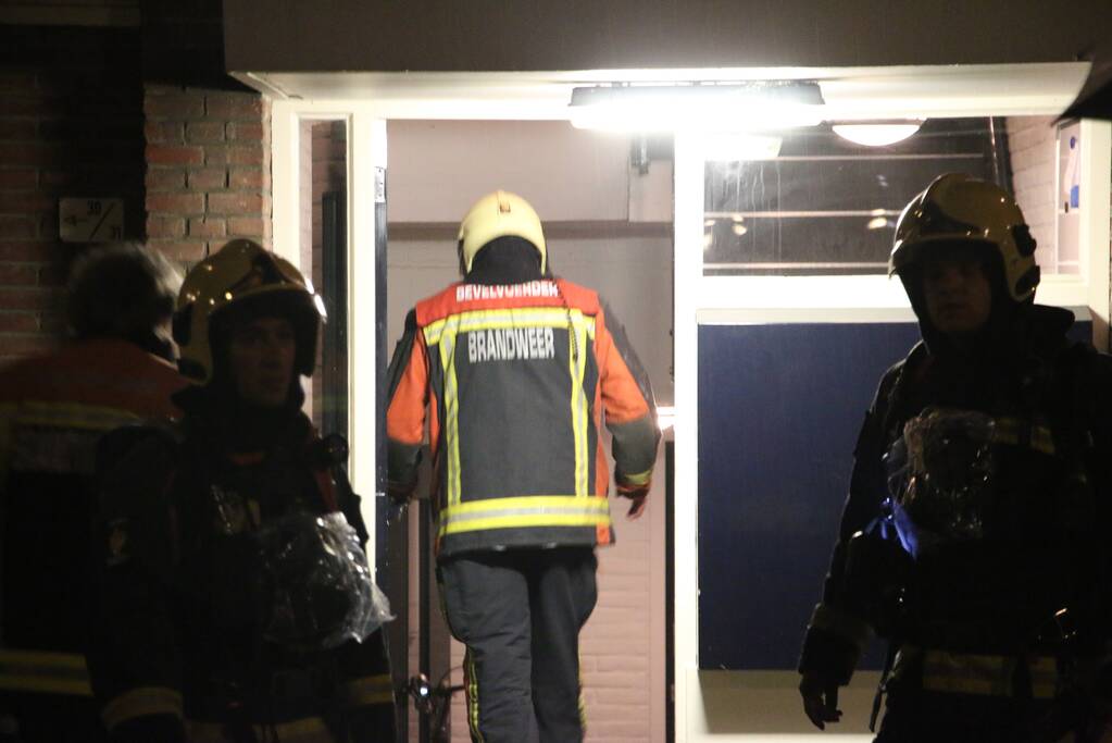 Bewoners op straat na gaslucht