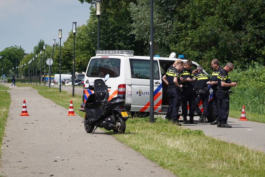 Brommerrijder raakt fietsster na uitwijkmanoeuvre