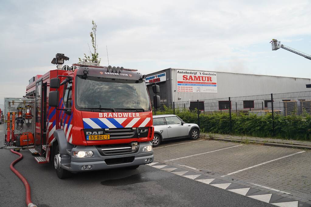 Grote brand in autobedrijf
