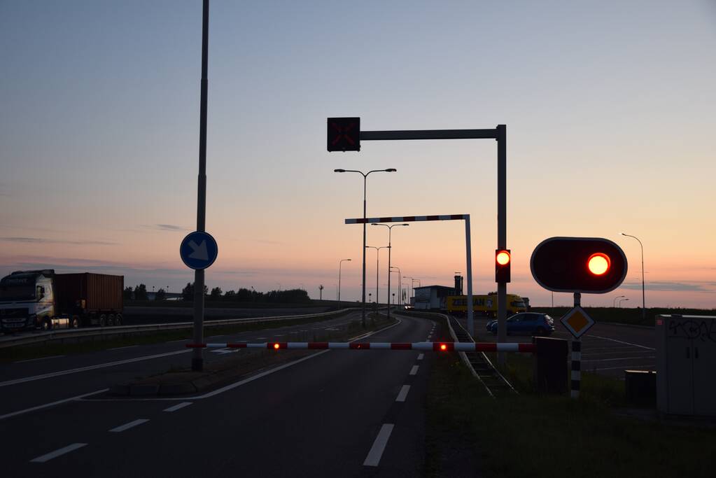 Zeelandbrug afgesloten door zoekactie naar vermist persoon
