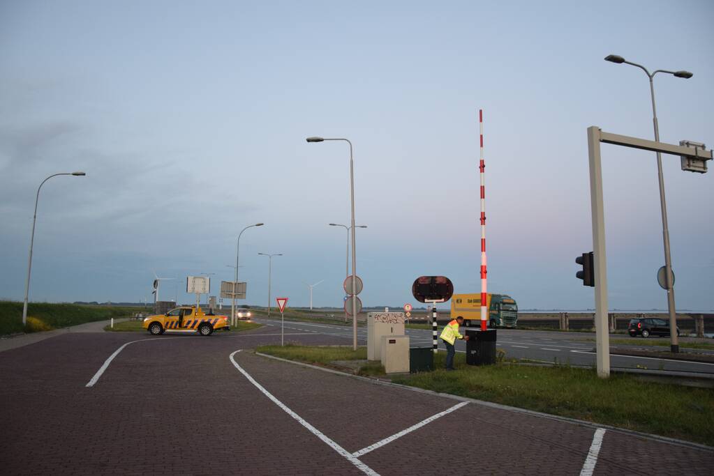 Zeelandbrug afgesloten door zoekactie naar vermist persoon