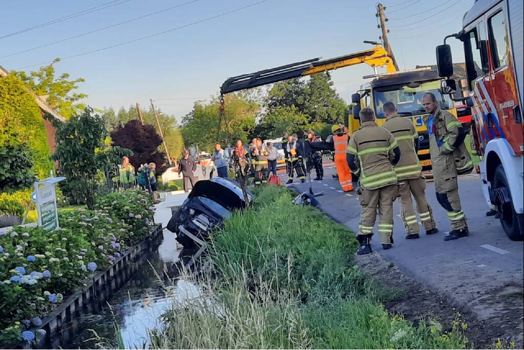 Auto te water geraakt