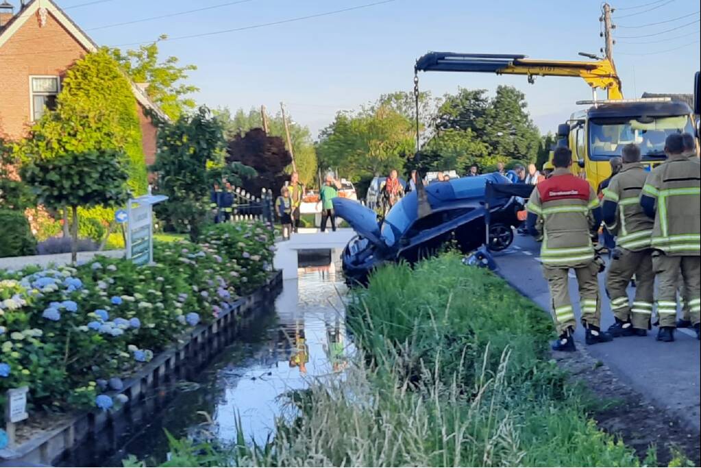 Auto te water geraakt