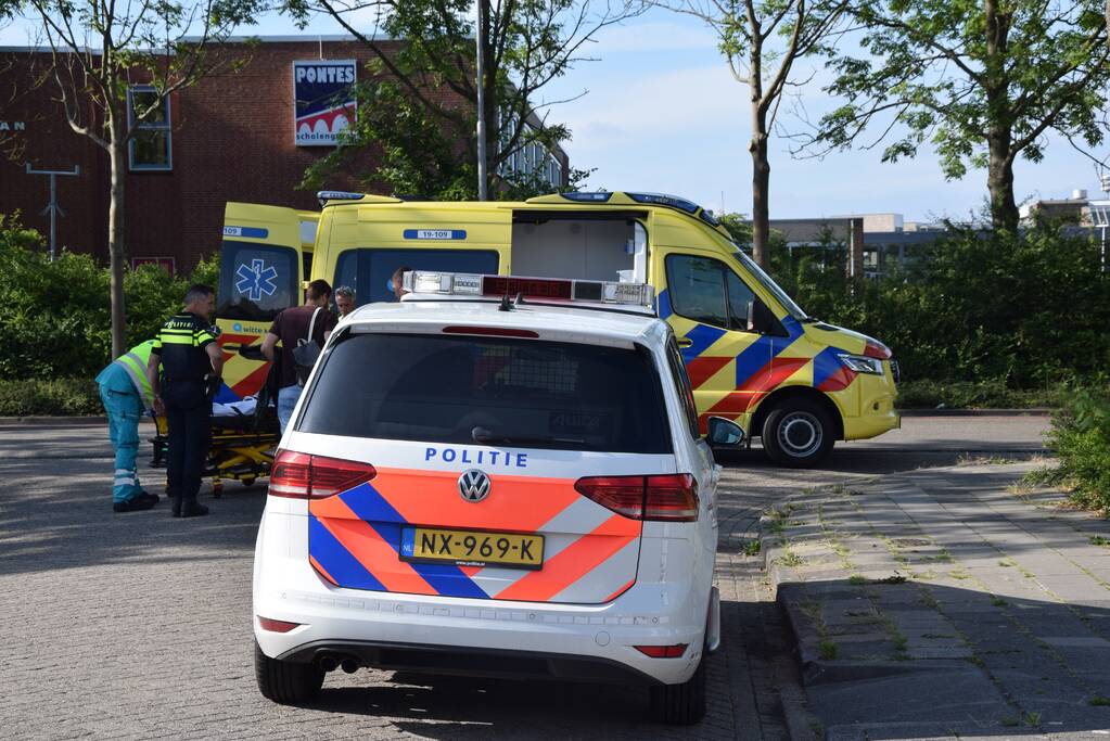 Fietser gewond na botsing met auto