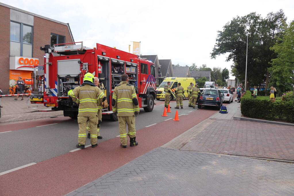 Drie auto's betrokken bij kop-staart botsing