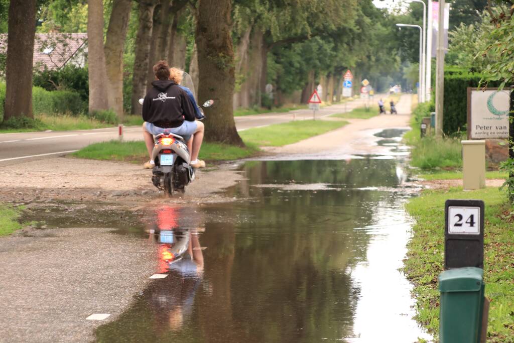 Gevaarlijke situatie door waterleidingbreuk