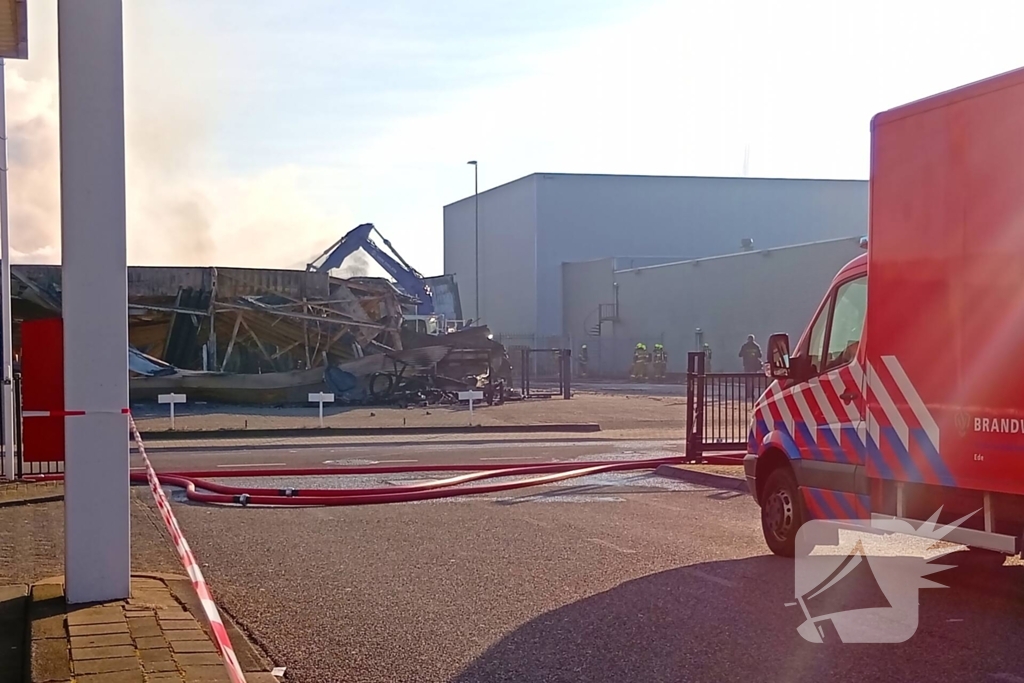 Brand verwoest meubelzaak