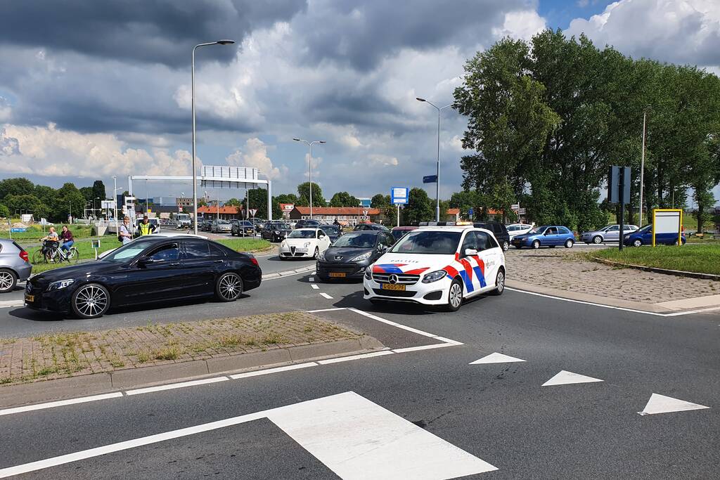 Motorrijder gewond na ongeval met taxibus