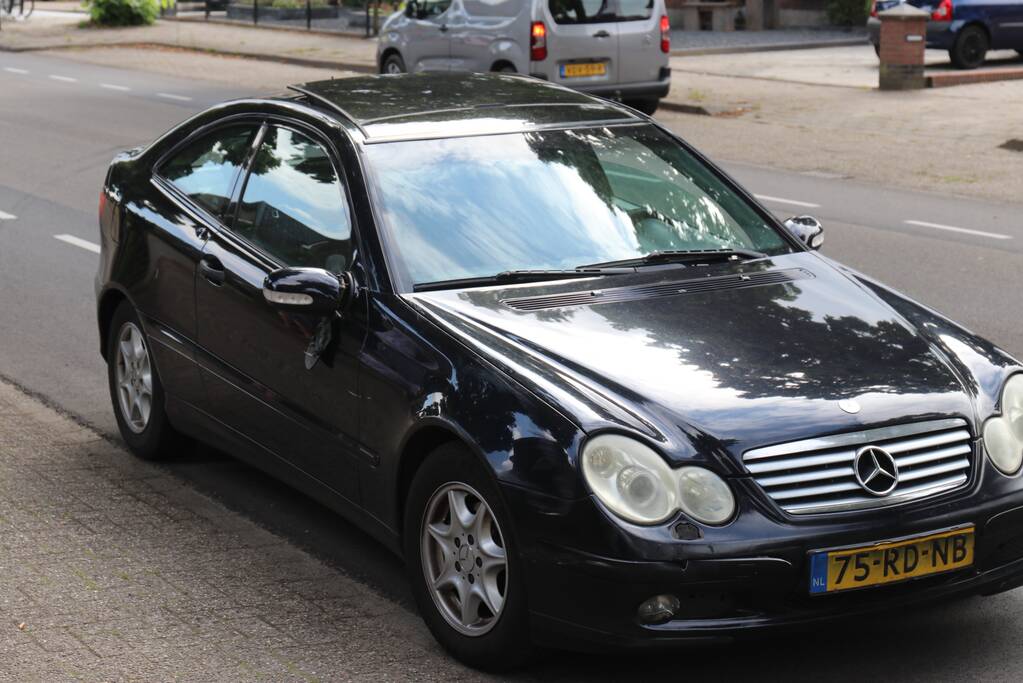 Kind op fiets gewond na aanrijding met auto