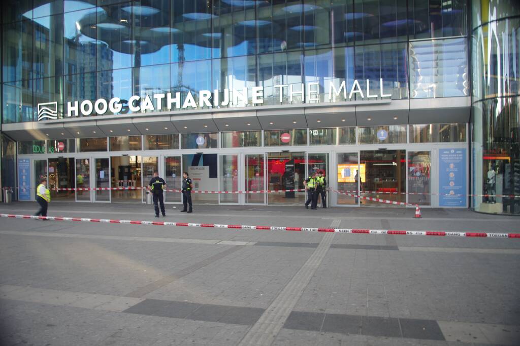 Winkelcentrum Hoog Catharijne deels afgesloten door vreemde lucht