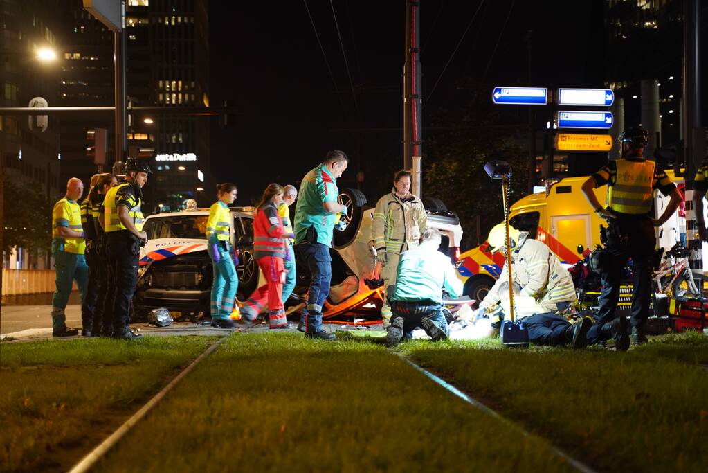 Meerdere gewonden na botsing tussen politieauto en auto