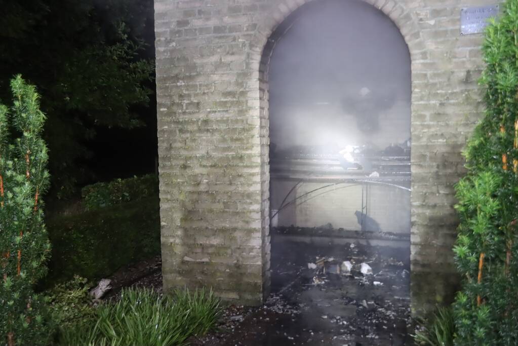 Kapel volledig uitgebrand