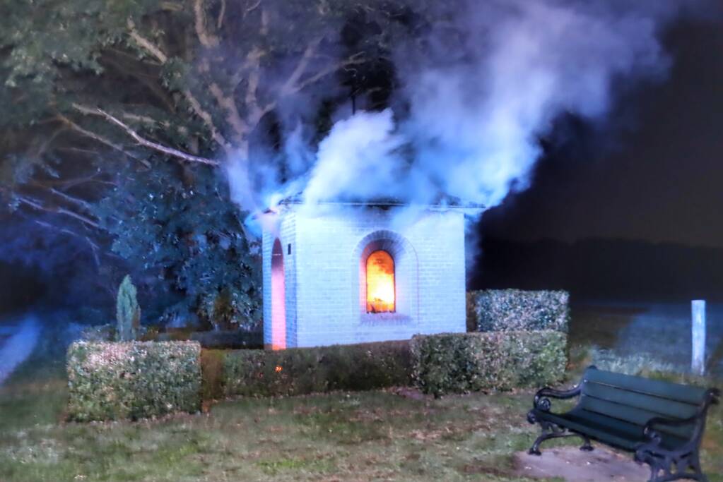Kapel volledig uitgebrand