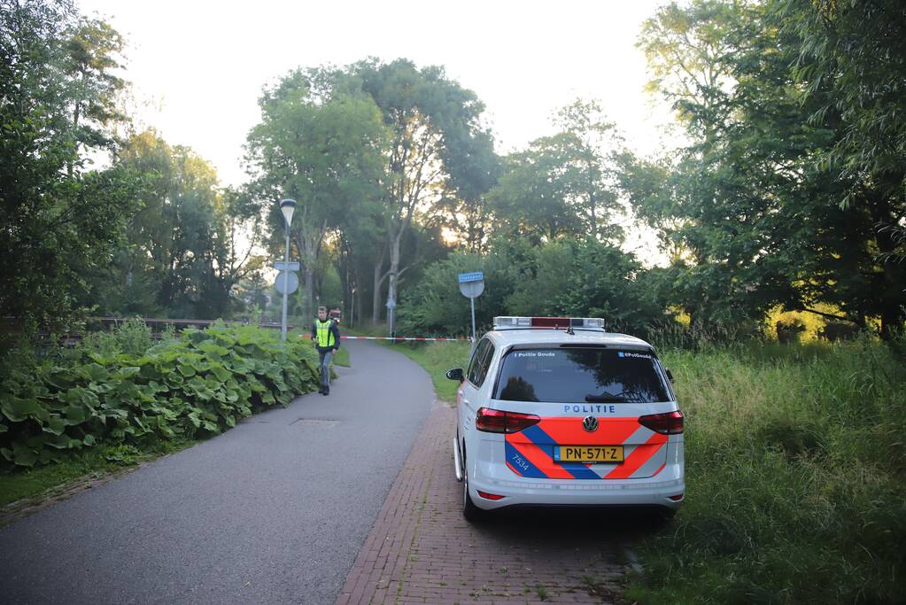 Overleden persoon aangetroffen in het water