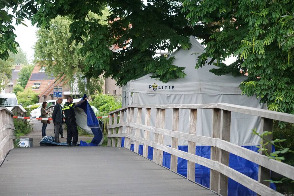 Overleden persoon aangetroffen in het water