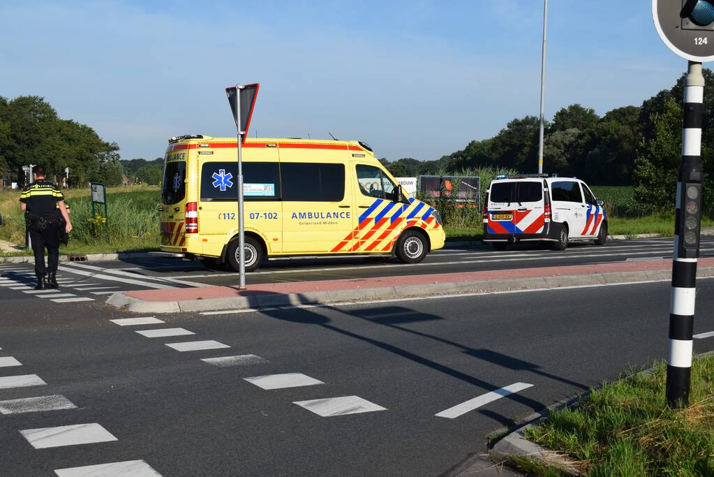 Auto werd gelanceerd belandt te water