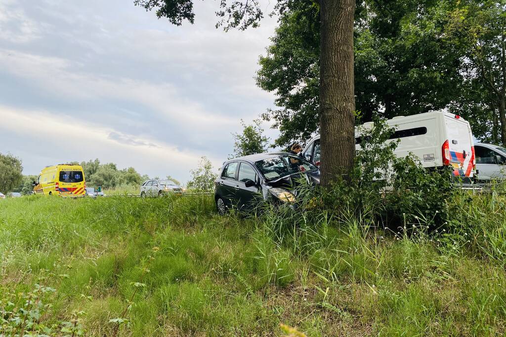 Vrouw gewond bij ongeval op Rijksweg