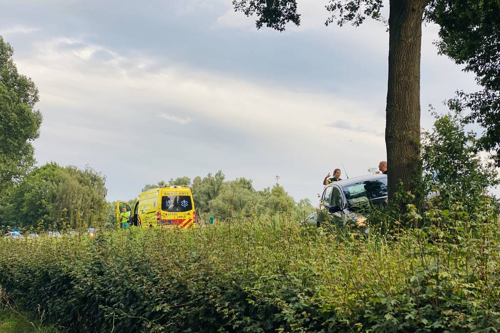 Vrouw gewond bij ongeval op Rijksweg