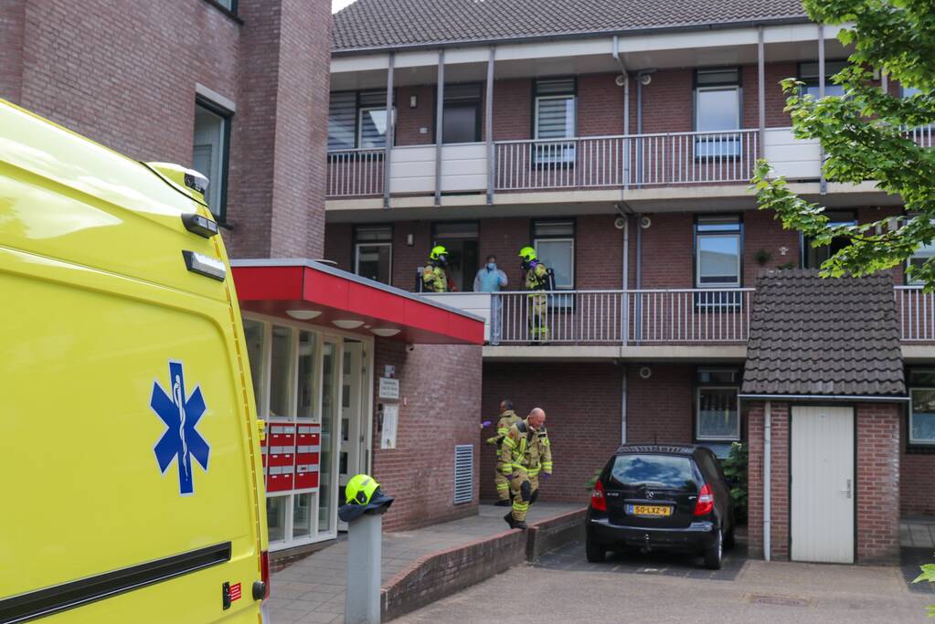 Brandweer haalt patiënt naar beneden vanwege werkzaamheden lift