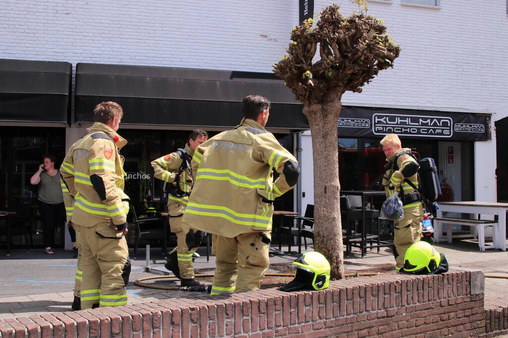 Boom op terras van Pincho-Café Kuhlman vliegt in brand