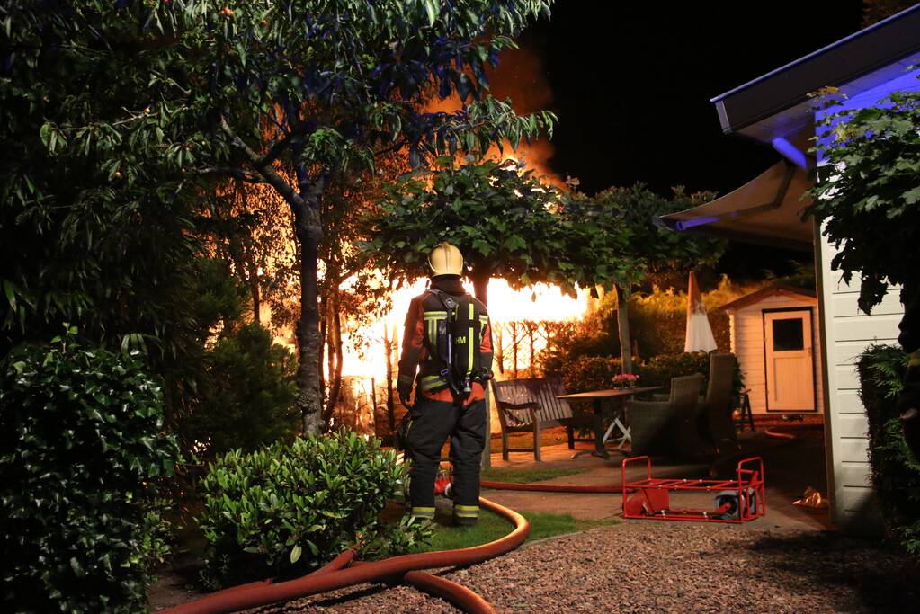 Felle uitslaande brand in chalet