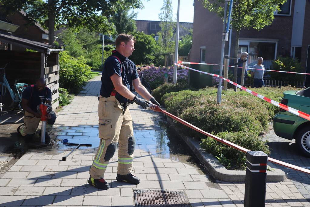 Brandweer druk met grote woningbrand
