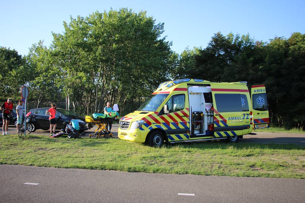 Wielrenner gewond na aanrijding met auto