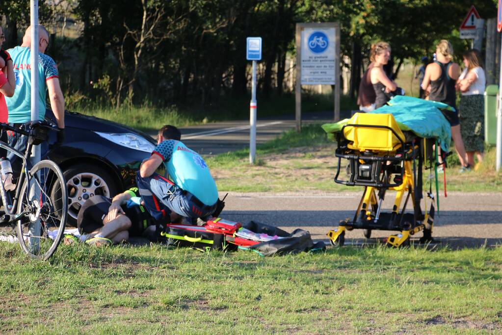 Wielrenner gewond na aanrijding met auto